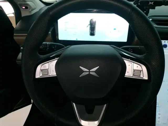 Xpeng P5 — Фото автомобиля 10