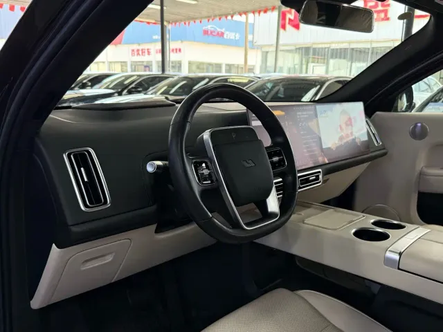 Li Auto L9 — Фото автомобиля 6