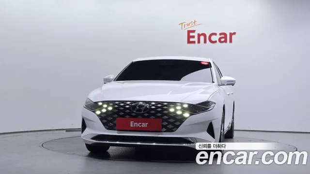 Hyundai Grandeur New — Фото автомобиля 3