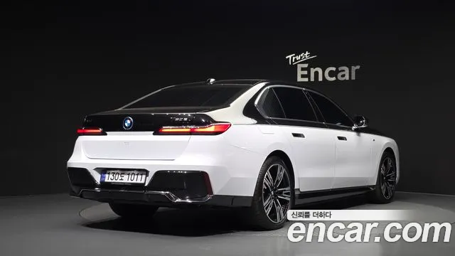BMW 7 Series — Фото автомобиля 2