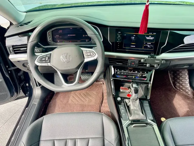 Volkswagen Passat — Фото автомобиля 13