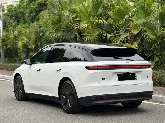 Li Auto i6 — Фото автомобиля 14