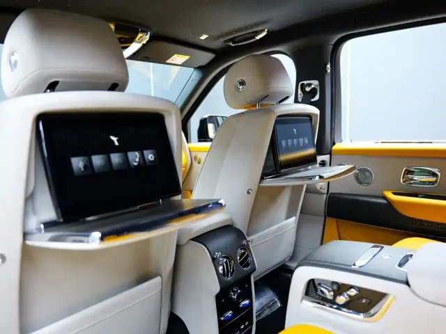 Rolls-Royce Cullinan — Фото автомобиля 17