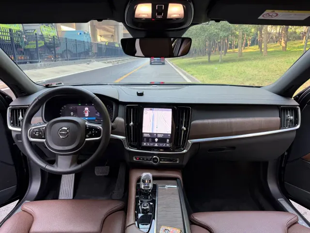 Volvo S90 — Фото автомобиля 14