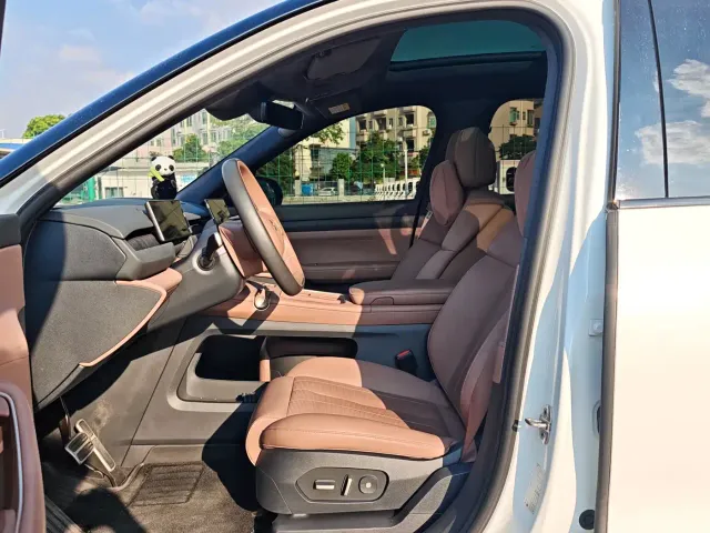 Nio ES8 — Фото автомобиля 15