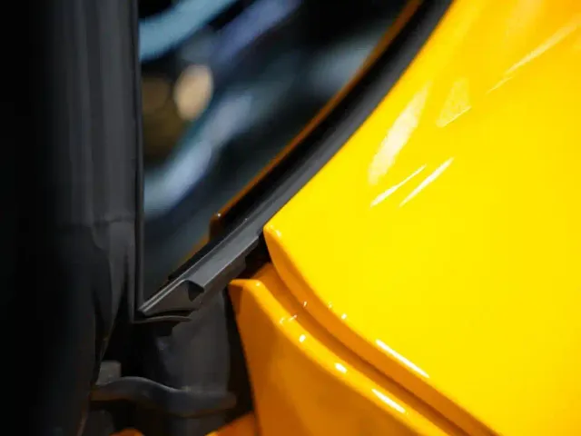 Lotus Emira — Фото автомобиля 26