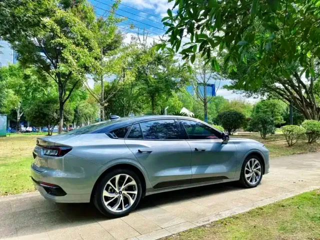 Ford Mondeo — Фото автомобиля 6