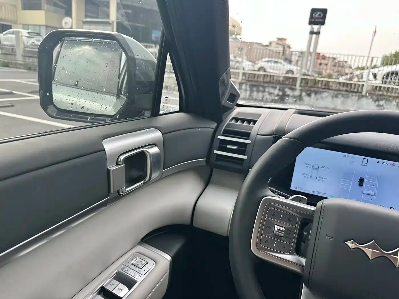 Fang Cheng Bao Titanium 7 2025 AWD Base Model — Фото автомобиля 17