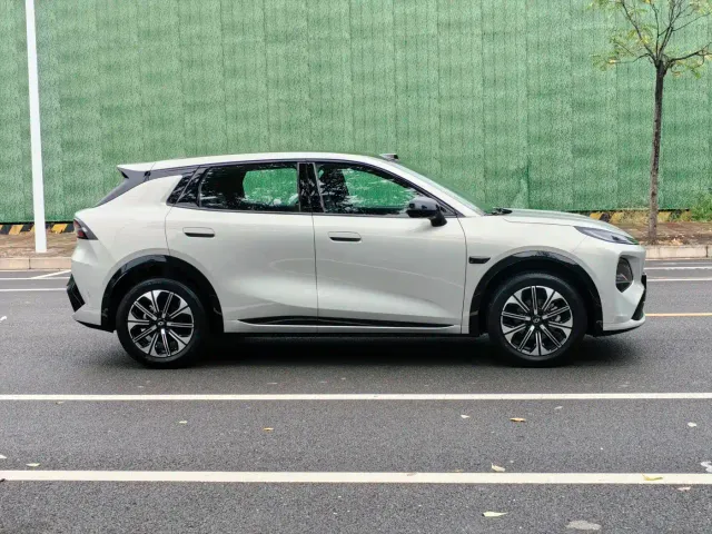Changan Qiyuan Q05 — Фото автомобиля 6