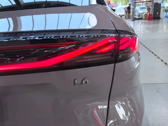 Geely Galaxy L6 — Фото автомобиля 6
