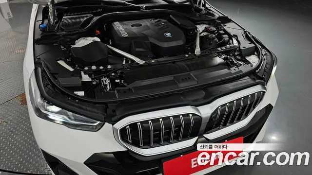 BMW 5-Series 5 серия (G60) 530i xDrive M Sport — Фото автомобиля 4
