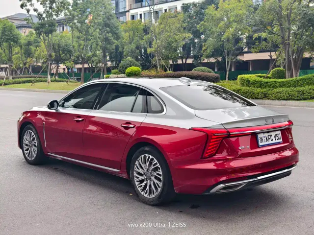 Hongqi H5 — Фото автомобиля 14