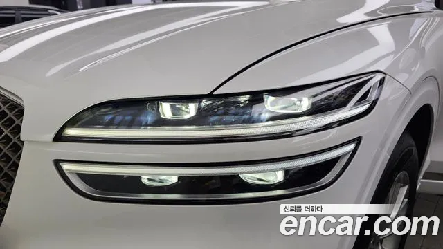 Genesis GV70 2.5T Бензин 2WD — Фото автомобиля 22