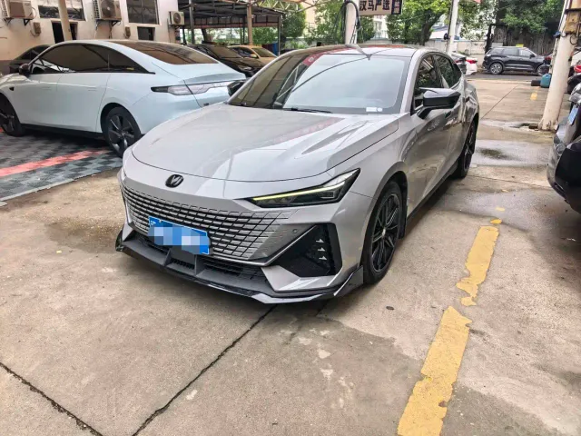 Фотография автомобиля — Changan UNI-V