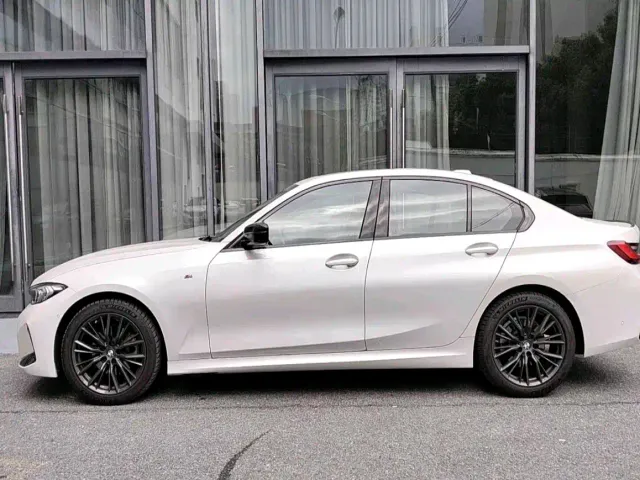 BMW 3 Series — Фото автомобиля 4