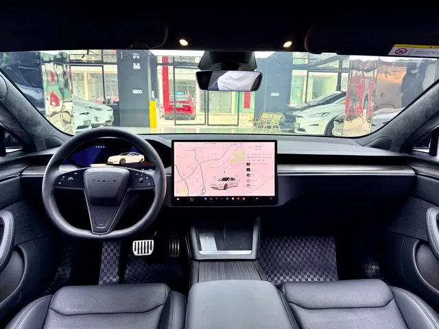 Tesla Model S — Фото автомобиля 6