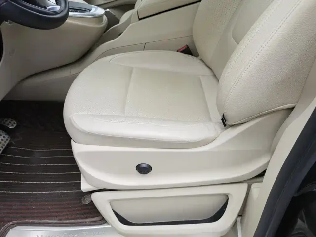 Mercedes-Benz V-Class — Фото автомобиля 20