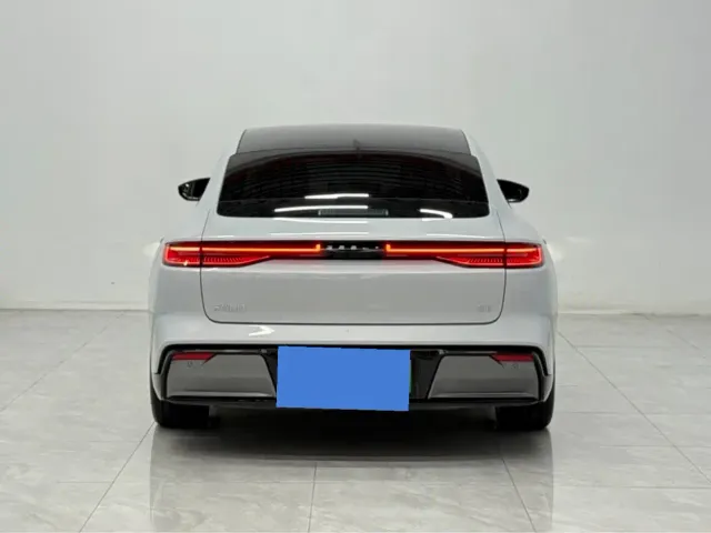 Geely Galaxy E8 — Фото автомобиля 3