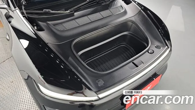 Tesla Model Y — Фото автомобиля 5