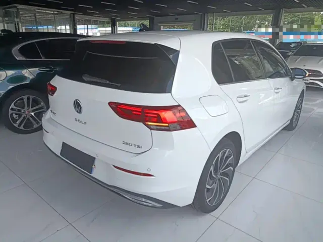 Volkswagen Golf — Фото автомобиля 6