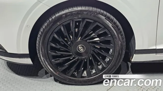 Hyundai Grandeur GN7 — Фото автомобиля 5