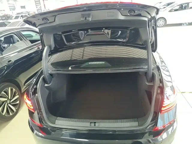 Volkswagen Passat — Фото автомобиля 18