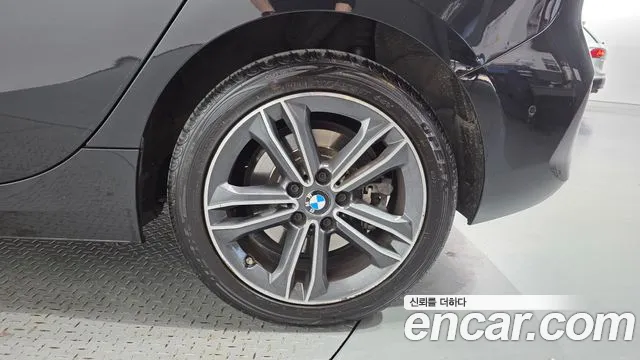 BMW 1 Series F40 — Фото автомобиля 6
