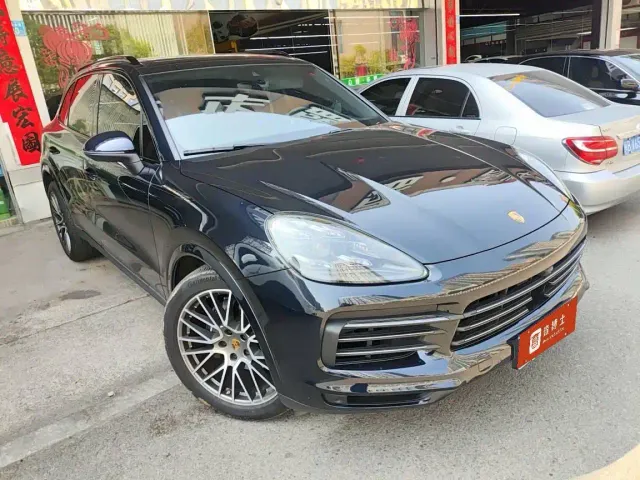 Porsche Cayenne — Фото автомобиля 2