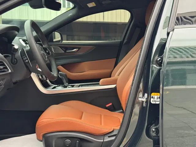 Jaguar XEL — Фото автомобиля 3