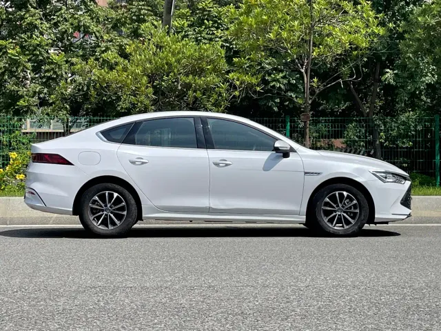 BYD Qin PLUS — Фото автомобиля 3