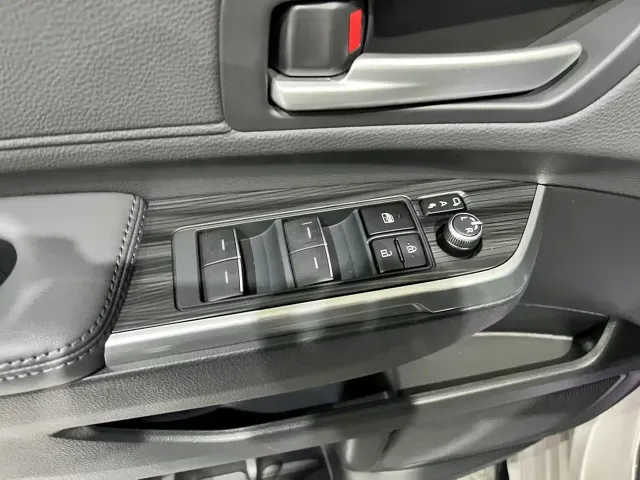 Toyota Sienna — Фото автомобиля 11