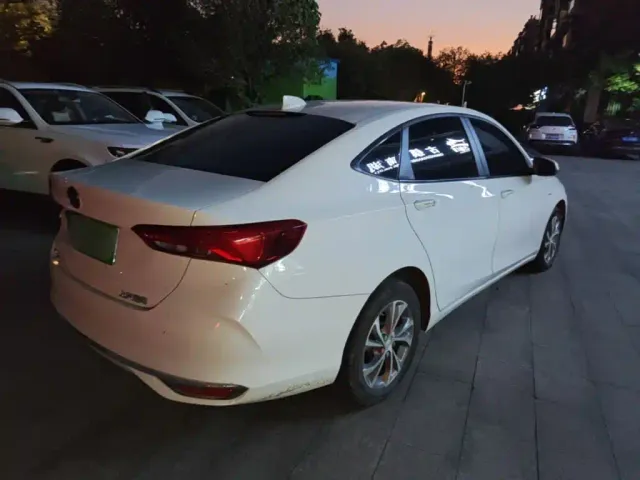 Buick Verano — Фото автомобиля 6