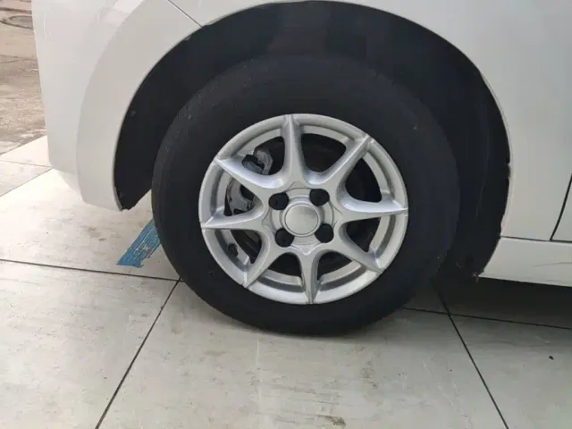 Roewe Clever — Фото автомобиля 22