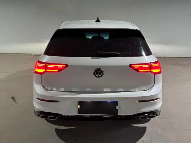Volkswagen Golf — Фото автомобиля 4
