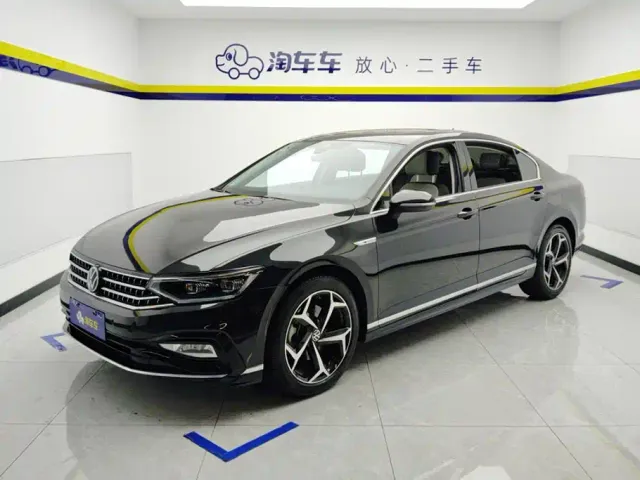 Фотография автомобиля — Volkswagen Magotan
