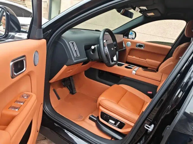 Li Auto L7 — Фото автомобиля 15