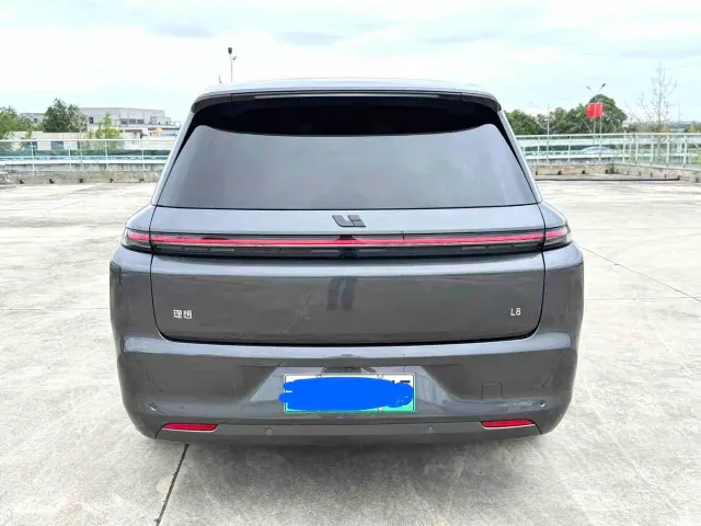 Li Auto L8 — Фото автомобиля 8