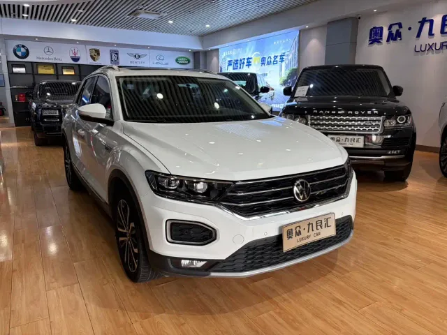 Volkswagen T-Roc — Фото автомобиля 3