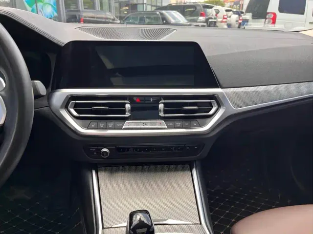 BMW 3 Series — Фото автомобиля 15