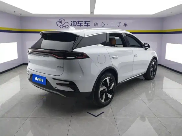 BYD Tang — Фото автомобиля 3