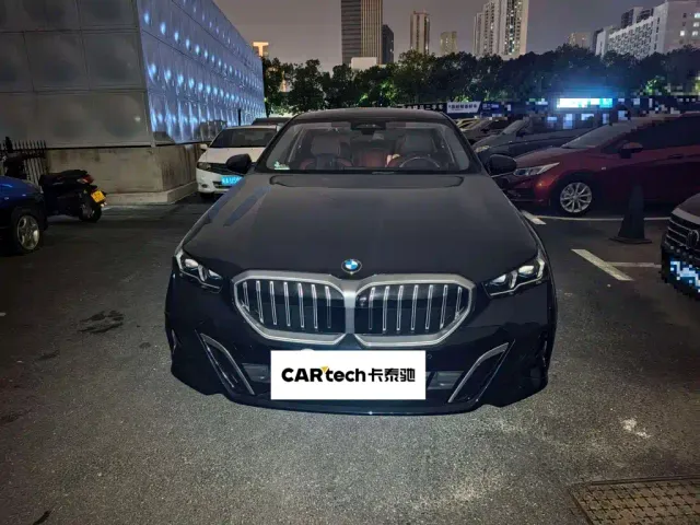 BMW 5 Series — Фото автомобиля 2