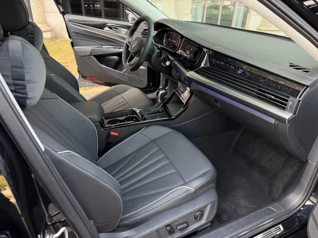 Volkswagen Passat — Фото автомобиля 12