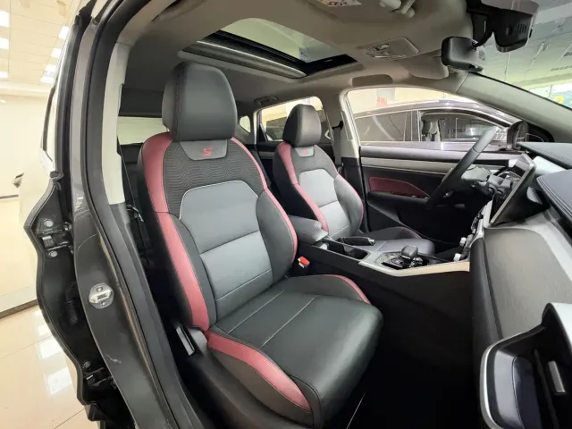 Geely Binyue — Фото автомобиля 21