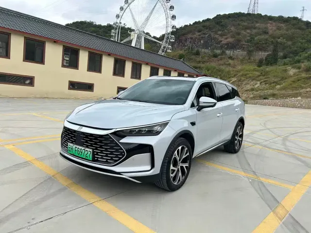 BYD Tang — Фото автомобиля 3