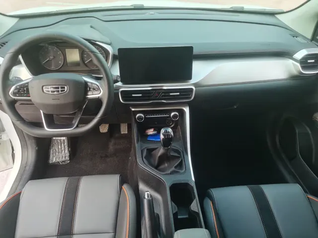 Geely Binyue — Фото автомобиля 9