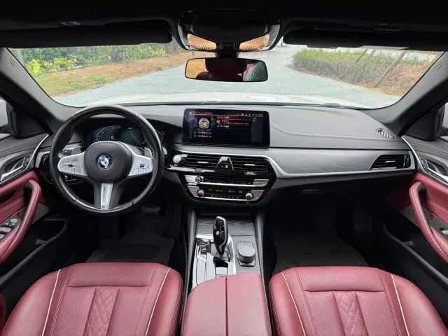 BMW 5 Series — Фото автомобиля 8