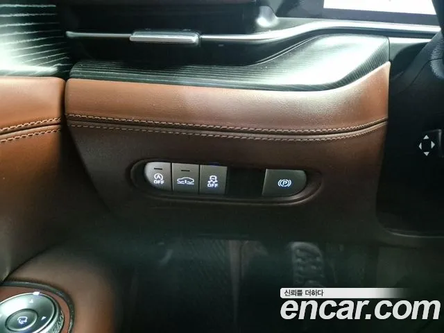 Genesis G90 Бензин 3.5 Turbo e-S/C AWD LWB — Фото автомобиля 18