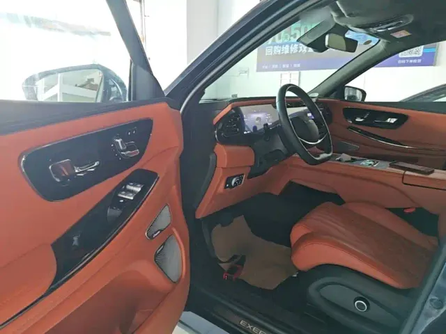 Exeed Landmark C-DM — Фото автомобиля 15