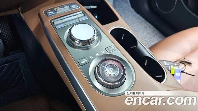 Genesis GV70 — Фото автомобиля 8