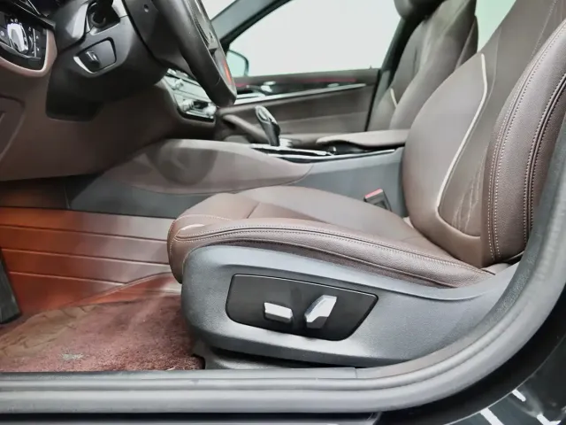 BMW BMW 5 Series 2022 525Li M Sport Package — Фото автомобиля 16